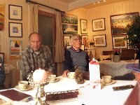 Vi ble mottatt med kaffe og kaker hos  på Bergsøya