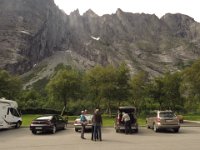 Vi tok en stopp under Trollveggen