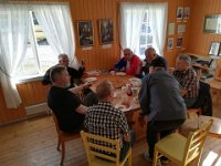 "Seminaret! ble innledet med kaffe og vaffel  som Anne-Lise Fagerheim hadde besørget inne på Contoiret