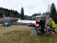 Jentene prøver ut vekstangprisippet