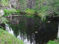 Vi avtalte med "Vikingene" et møte ved Heingruva, - ca. 3 km oppstrøms i Nævra fra der leiren lå.